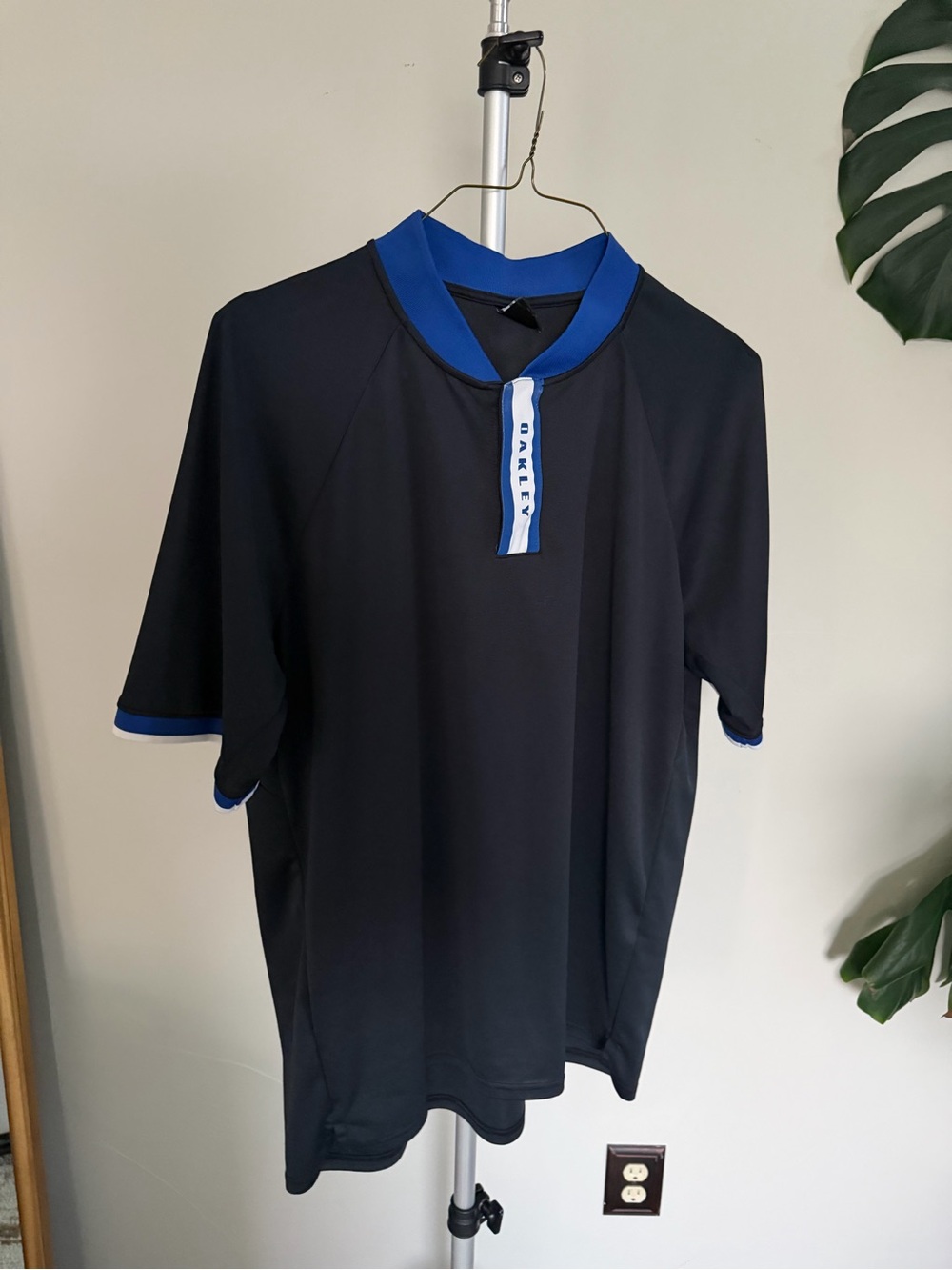 Oakley Black Short Sleeve Sport Tee with Royal Blue Trim